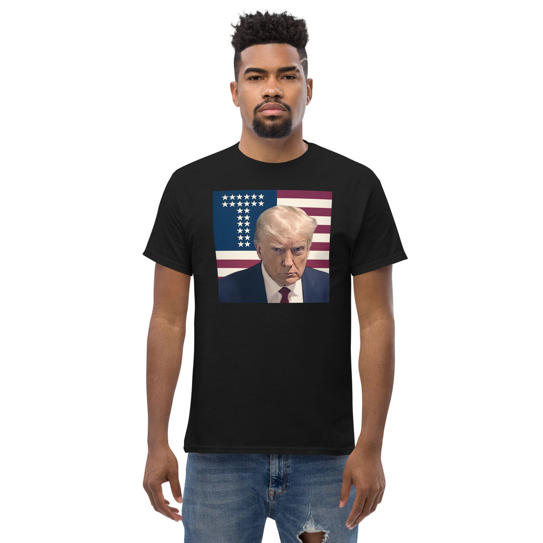 Camiseta Trump Mugshot - colorida