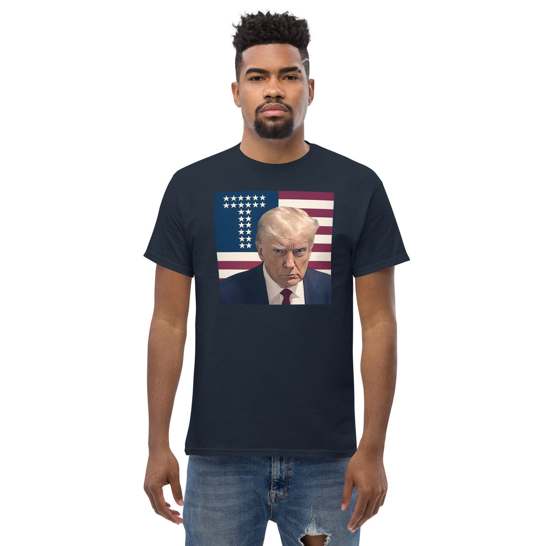 Camiseta Trump Mugshot - colorida